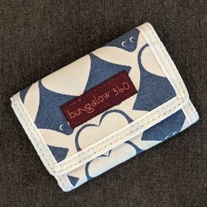 Bungalow 360 Trifold Vegan Wallet Stingray NWOT